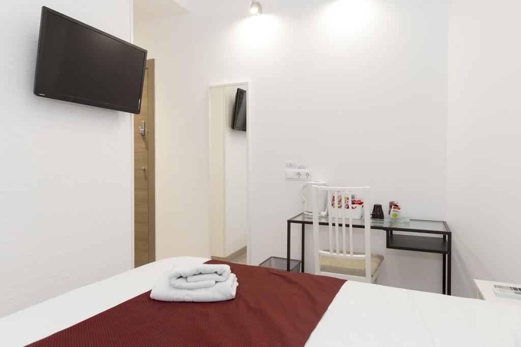 Brustar Sagrada Familia Hotel Barcelona Luaran gambar